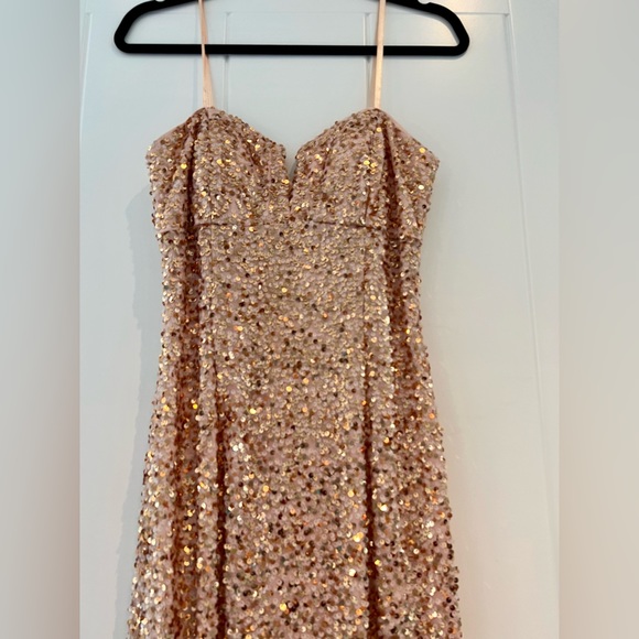 EUC Hailey Adrianna Papell rose gold sequin gown - Picture 4 of 5